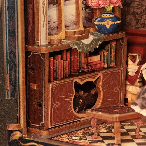 Librería con puerta para gatos