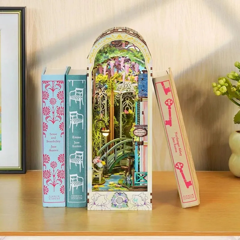 Giverny Garden - DIY Book Nook