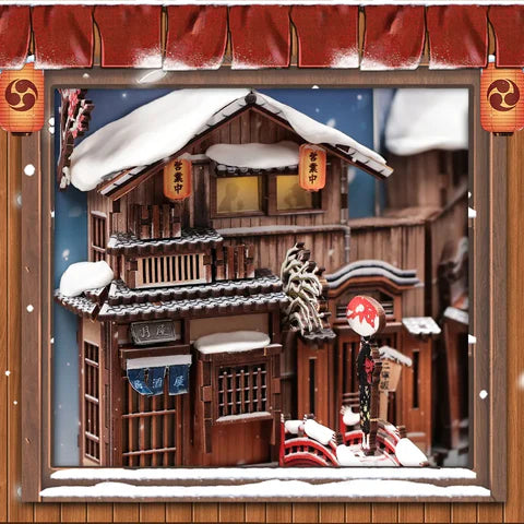 Casa tradicional cubierta de nieve