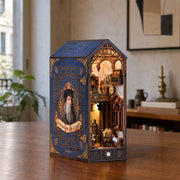 Leonardo Da Vinci - Book Nook