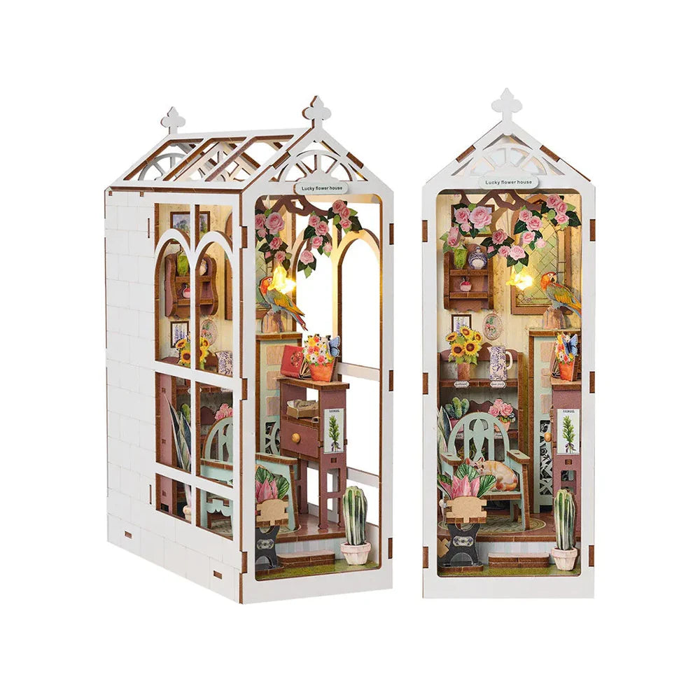 Lucky Flower House - Book Nook