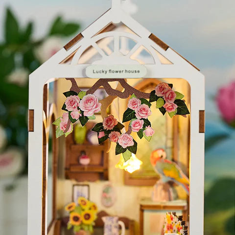 Arco cubierto de rosas