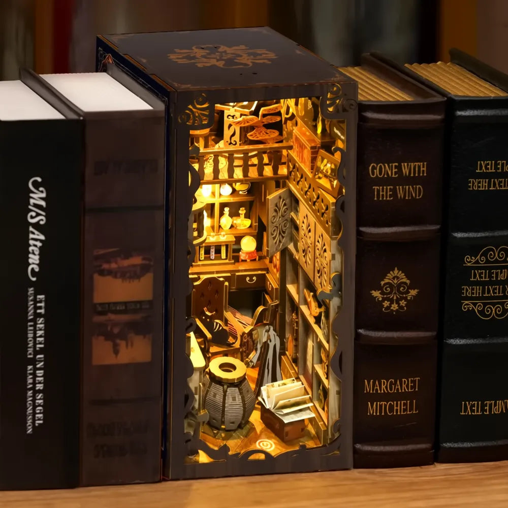 Magic Night - DIY Book Nook