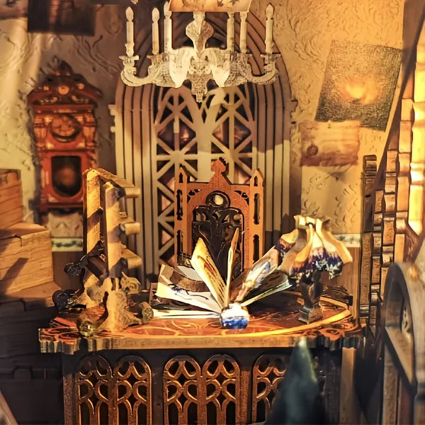 Escritorio con libro abierto