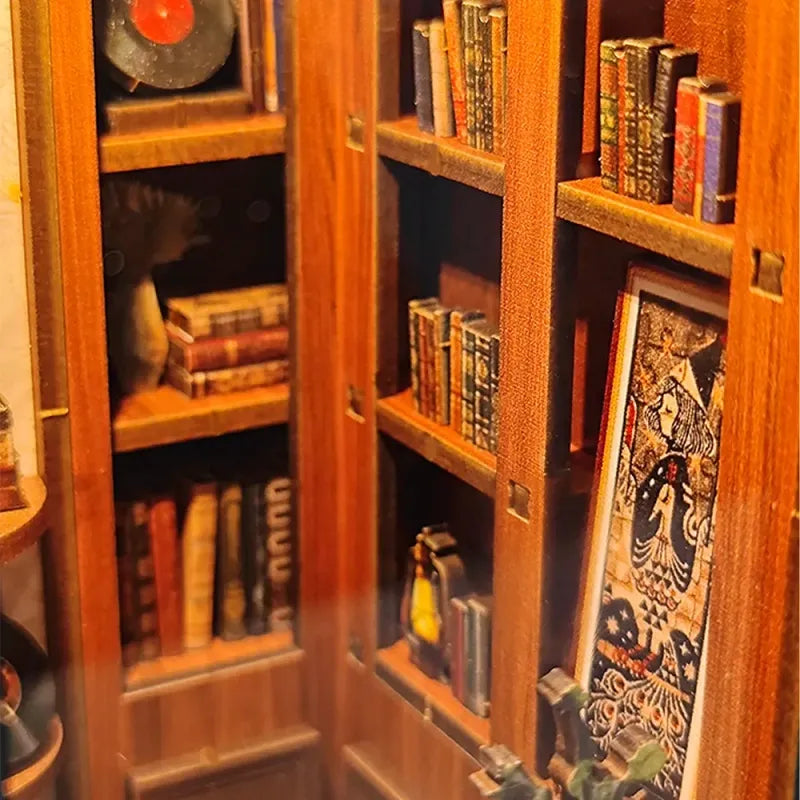 Moments In Time - Maquetas Book Nook