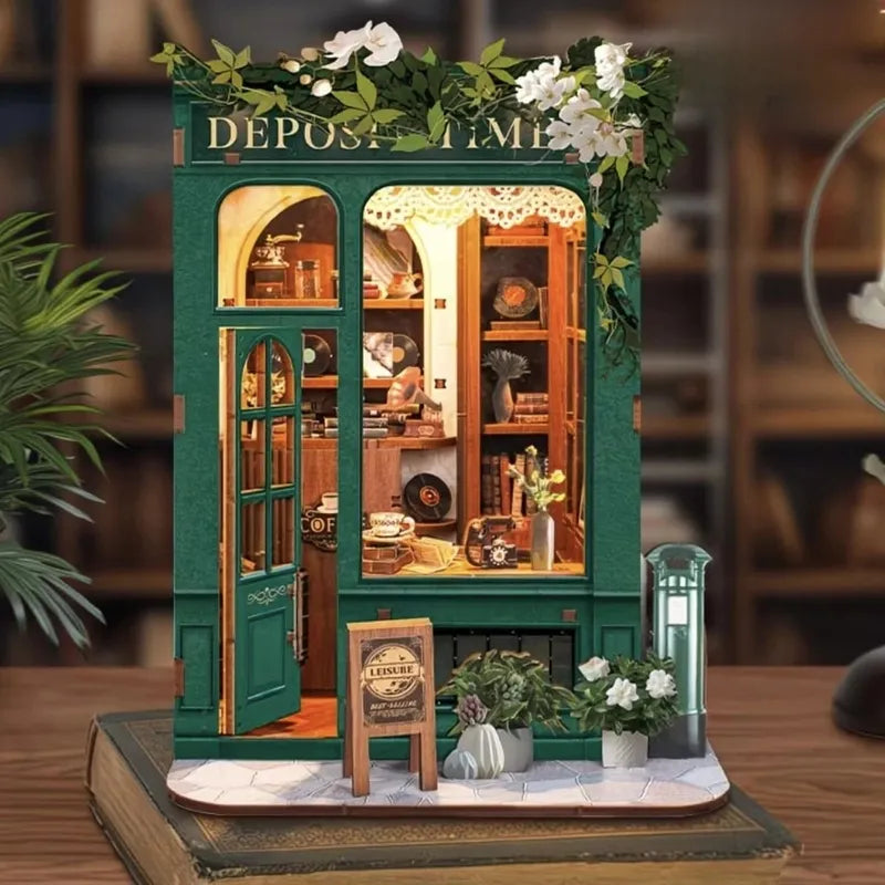 Moments In Time - Maquetas Book Nook