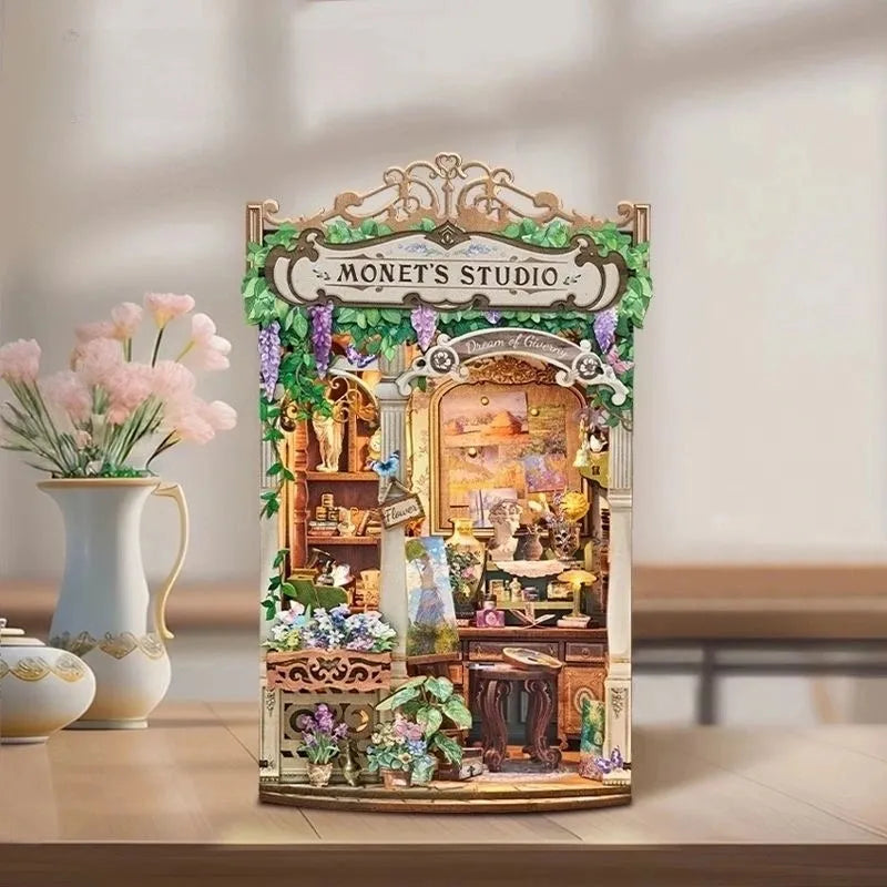 Monet's Impression - Book Nook