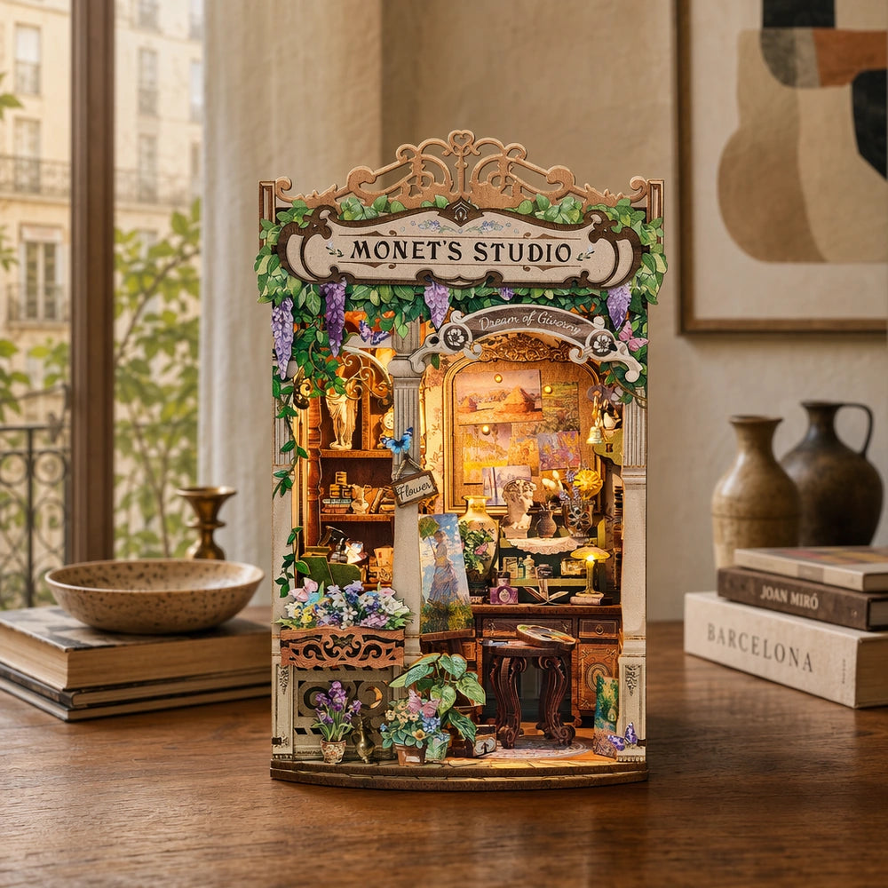 Monet's Impression - Book Nook