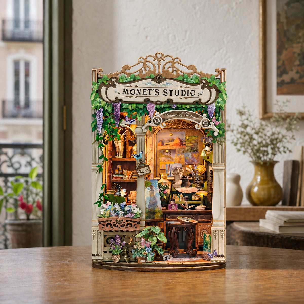 Monet's Impression - Book Nook