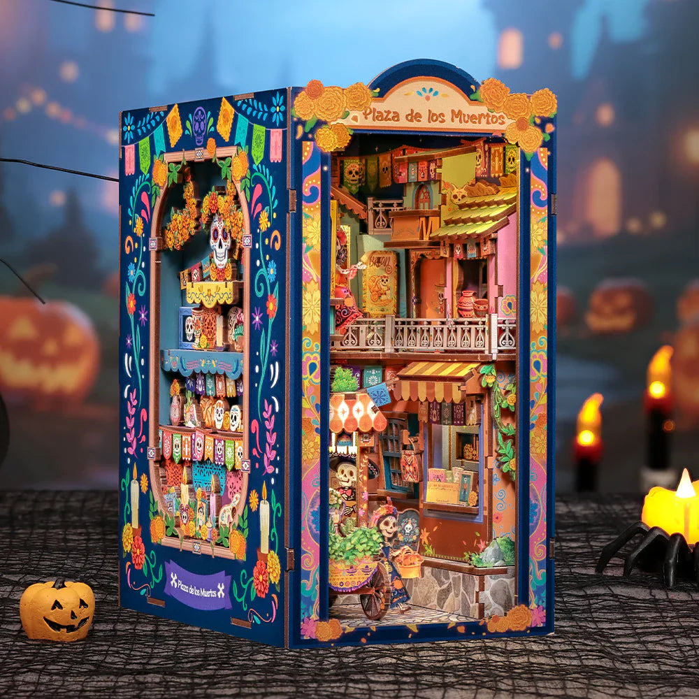 Plaza de los Muertos - Book Nook