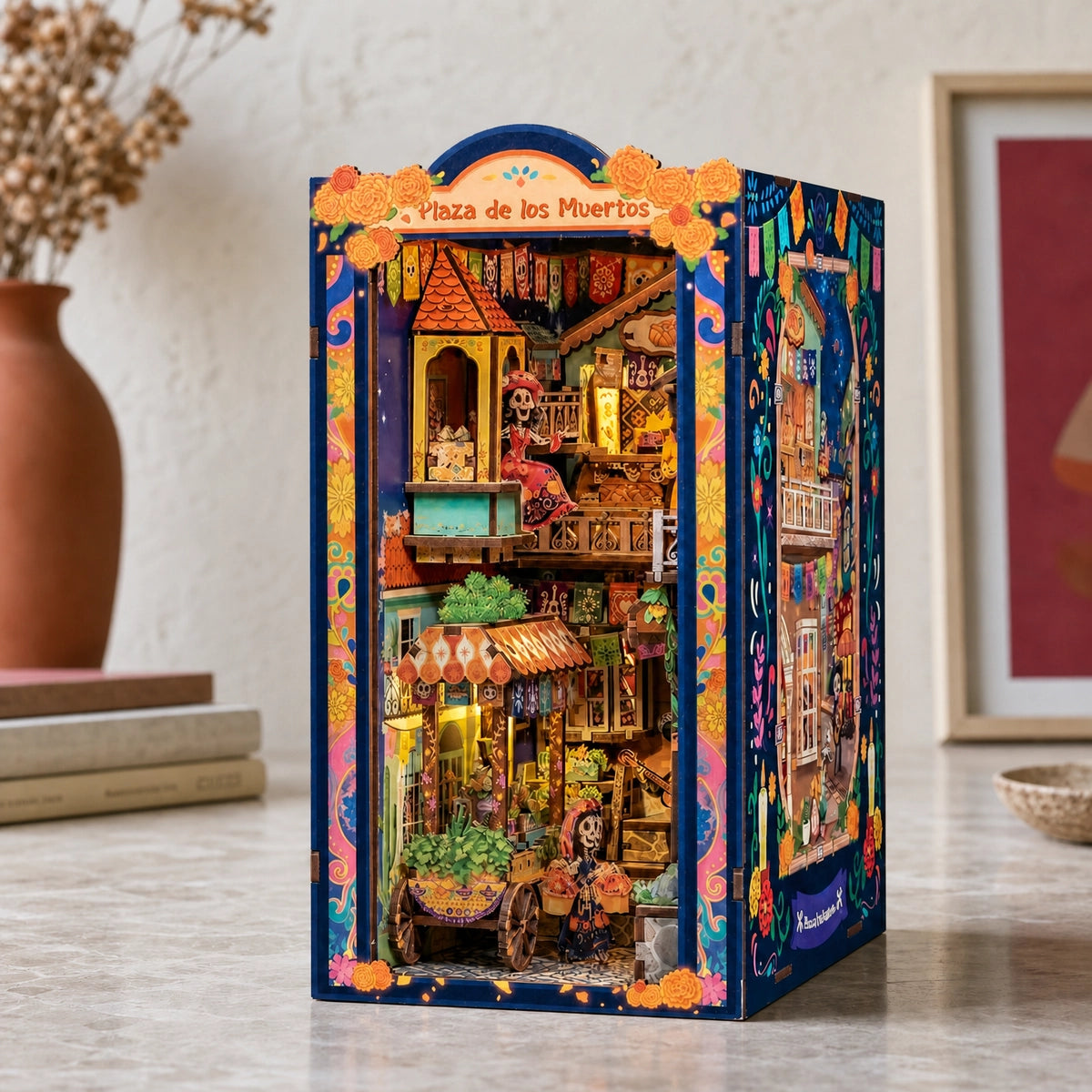 Plaza de los Muertos - Book Nook
