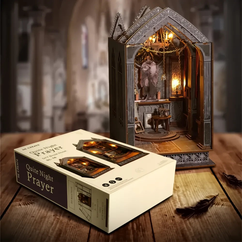 Quiet Night Prayer - Book Nook en miniatura