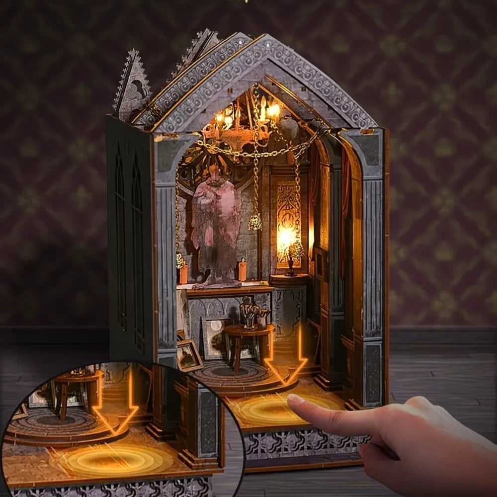 Quiet Night Prayer - Book Nook en miniatura