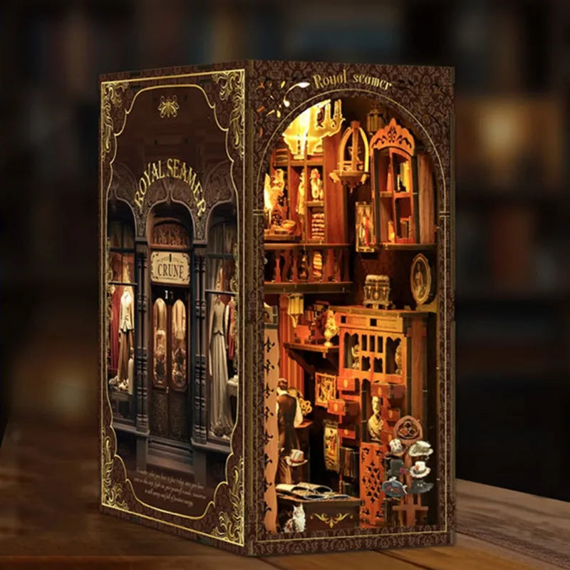 Royal Seamer - Book Nook