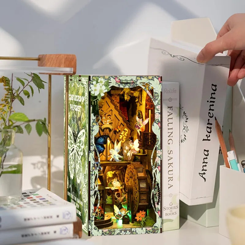 Secret World Of The Forest - Maquetas Book Nook