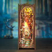 The Grace of The Forest - Book Nook en miniatura