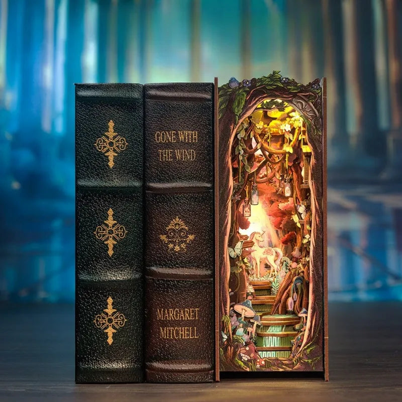 The Grace of The Forest - Book Nook en miniatura