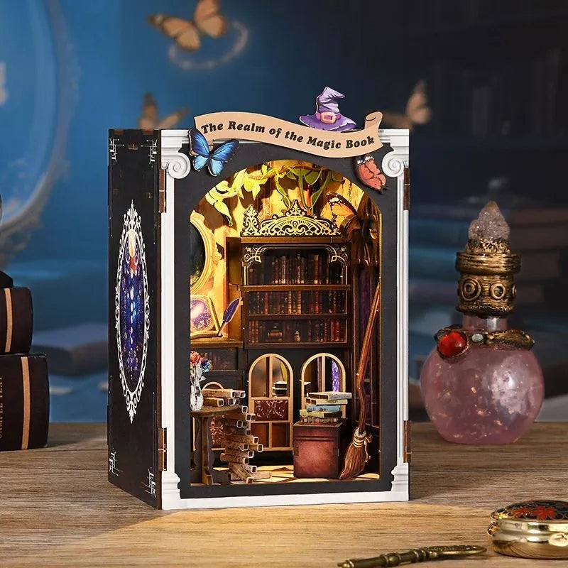 The Realm Of The Magic Book - Book Nook
