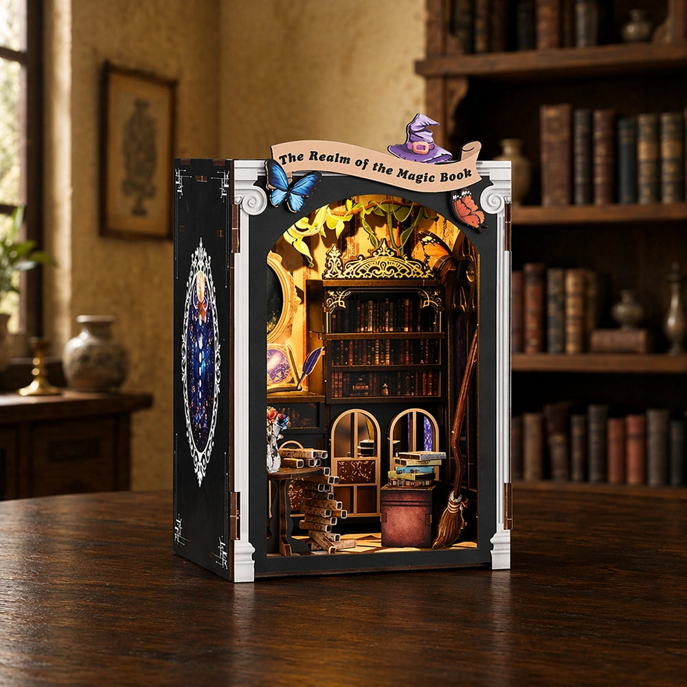The Realm Of The Magic Book - Book Nook