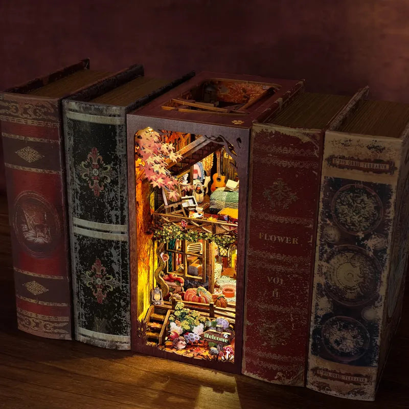Twilight Cottage - Book Nook