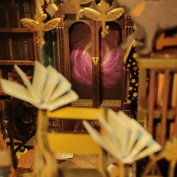 Libros frente a un portal